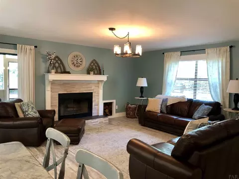 3092 Apache Dr, Milton, FL 32571 photo 3