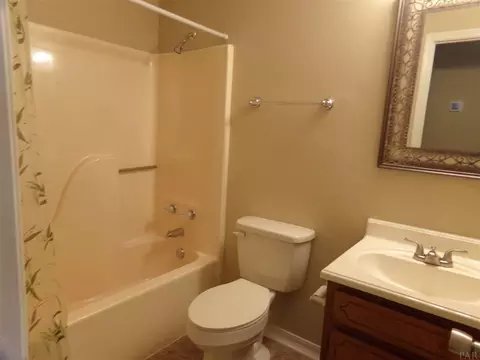 5062 Patterson Ln, Pace, FL 32571 photo 9