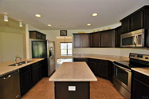 5654 Cane Syrup Cir, Pace, FL 32571 photo 2
