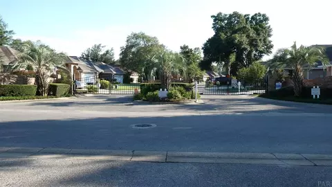 3848 Throne Ct, Milton, FL 32583 photo 3