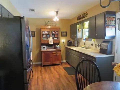 5401 Jenny Cir, Milton, FL 32571 photo 8
