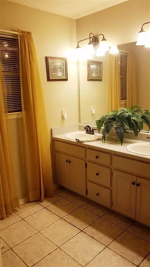 1660 Kinsale Dr, Cantonment, FL 32533 photo 8