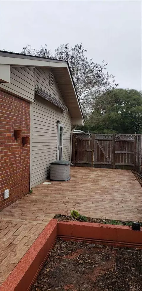 6509 Robin Ave, Milton, FL 32570 photo 3