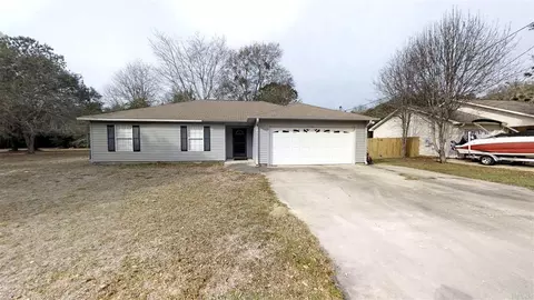 5661 Fairview Dr, Milton, FL 32570 photo 1