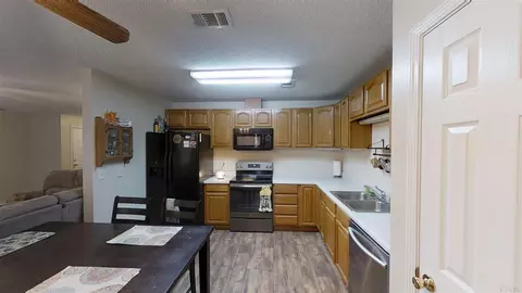 5661 Fairview Dr, Milton, FL 32570 photo 6