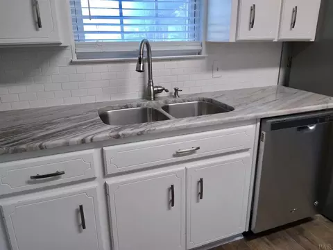 521 Ayers St, Molino, FL 32577 photo 6