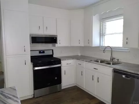 521 Ayers St, Molino, FL 32577 photo 5