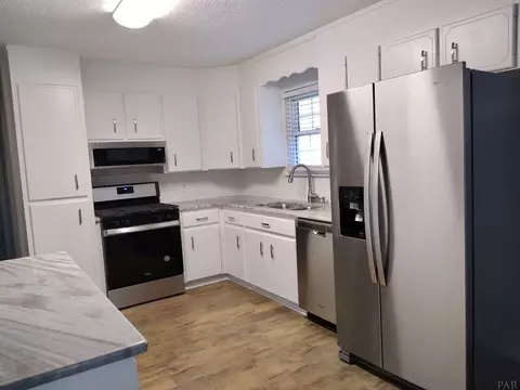 521 Ayers St, Molino, FL 32577 photo 3
