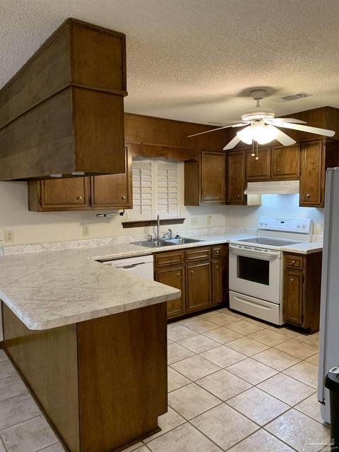 4637 Heatherwood Way, Pace, FL 32571 photo 3
