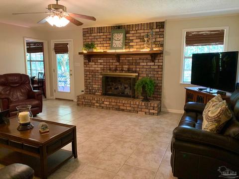 5080 Hamilton Ln, Pace, FL 32571 photo 6