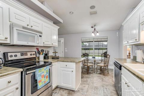 6105 Jameson Cr, Pace, FL 32571 photo 7