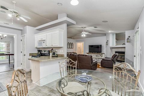 6105 Jameson Cr, Pace, FL 32571 photo 6
