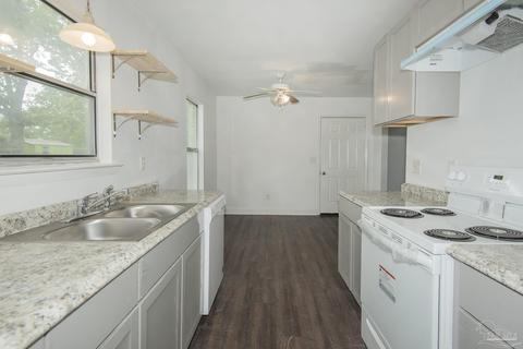 207 Marine Dr, Pensacola, FL 32507 photo 10