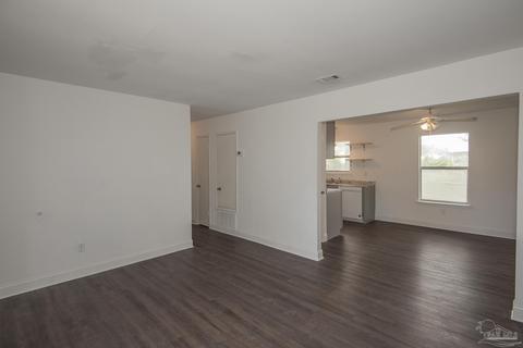 207 Marine Dr, Pensacola, FL 32507 photo 4