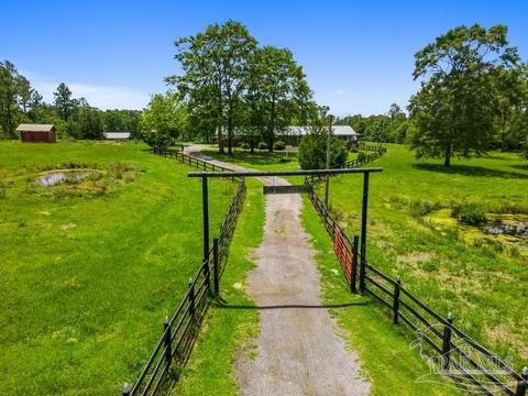 3100 Breastworks Rd, Mcdavid, FL 32568 photo 1