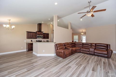 6106 Autumn Pines Cir, Pace, FL 32571 photo 4