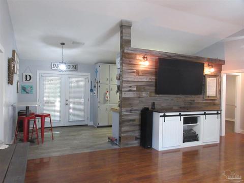 5336 Avenida De Golf, Pace, FL 32571 photo 2