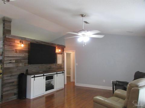 5336 Avenida De Golf, Pace, FL 32571 photo 3