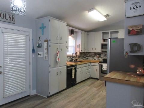 5336 Avenida De Golf, Pace, FL 32571 photo 10