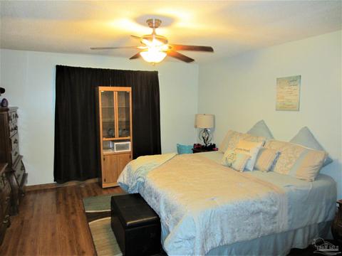 4881 Hyatt Ln, Pace, FL 32571 photo 10
