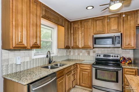 4716 Keyser Ln, Pace, FL 32571 photo 6