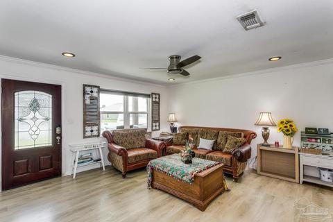 4716 Keyser Ln, Pace, FL 32571 photo 4