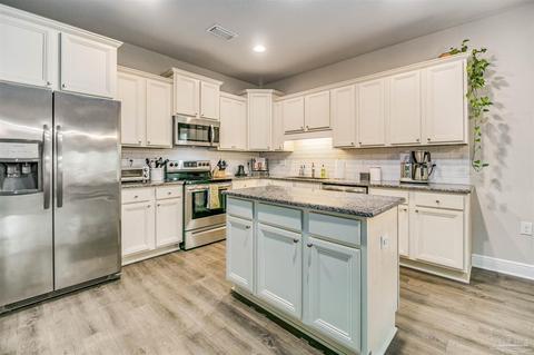 3678 Hawks Landing Cir, Pace, FL 32571 photo 9