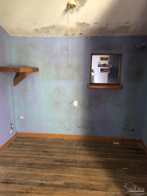 4562 Simpson St, Milton, FL 32583 photo 6