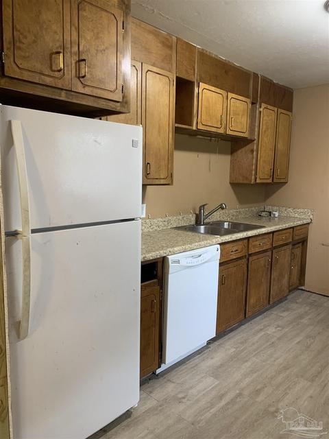 6467 Walnut St, Milton, FL 32570 photo 3