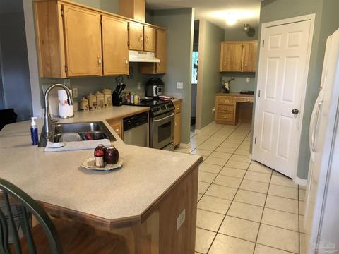 7184 Wallace Dr, Pace, FL 32571 photo 4