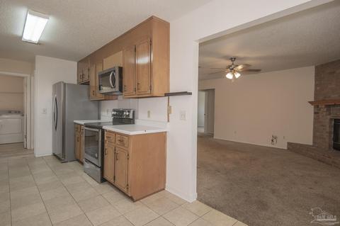 3920 Deerwood Cir, Pace, FL 32571 photo 11