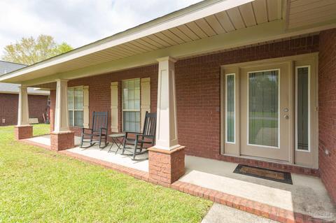 5686 Tucker Cir, Pace, FL 32571 photo 4