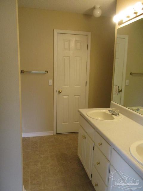 5962 Herlong Dr, Milton, FL 32570 photo 7
