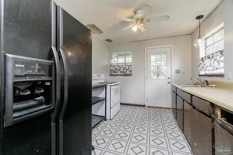 6209 Weekly St, Milton, FL 32570 photo 8