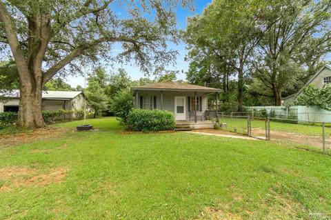 6209 Weekly St, Milton, FL 32570 photo 2