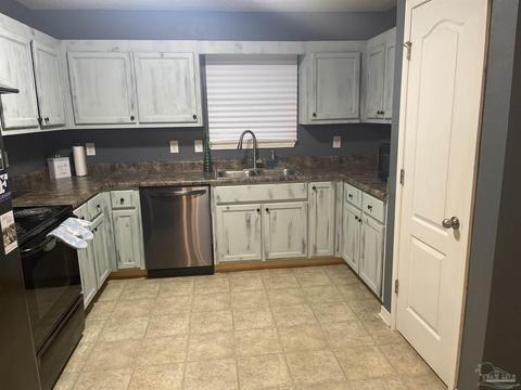 5206 E Spencer Field Rd, Pace, FL 32571 photo 7