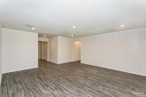 360 Merlin Ct, Crestview, FL 32539 photo 8