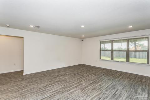 360 Merlin Ct, Crestview, FL 32539 photo 6