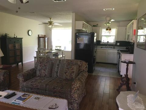 4192 Marcus Ct, Pace, FL 32571 photo 2
