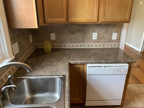 5559 Birch St, Milton, FL 32570 photo 7