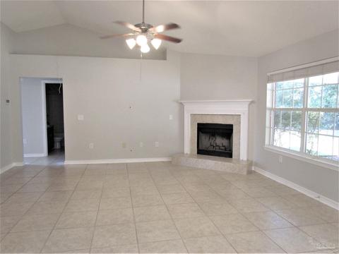 5587 Tucker Cir, Pace, FL 32571 photo 4