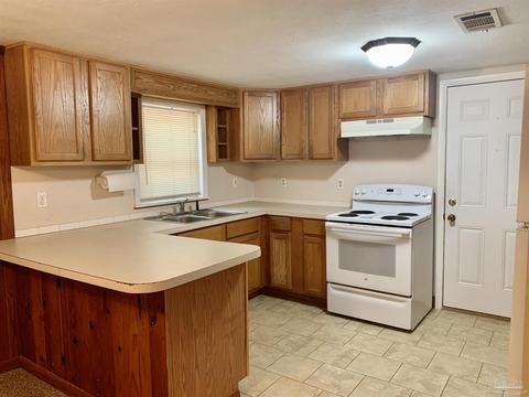 7512 Deck St, Milton, FL 32570 photo 3