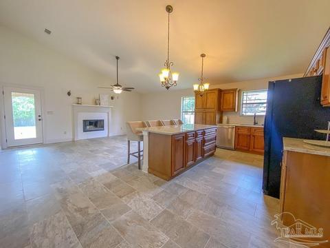 5467 Tucker Cir, Pace, FL 32571 photo 9