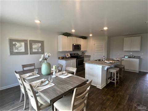5709 Danbury Blvd, Pace, FL 32571 photo 9