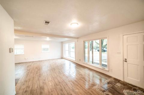 5270 Springdale Dr, Milton, FL 32570 photo 11