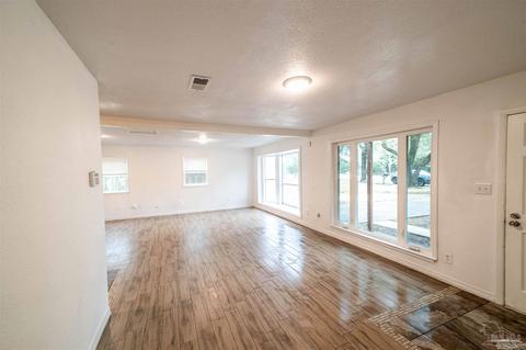 5270 Springdale Dr, Milton, FL 32570 photo 10