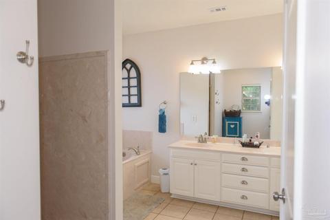 332 Adams Dr, Crestview, FL 32536 photo 4