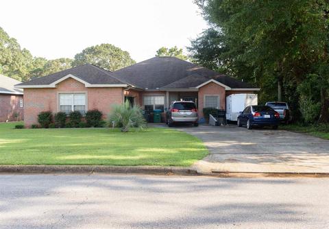 332 Adams Dr, Crestview, FL 32536 photo 1