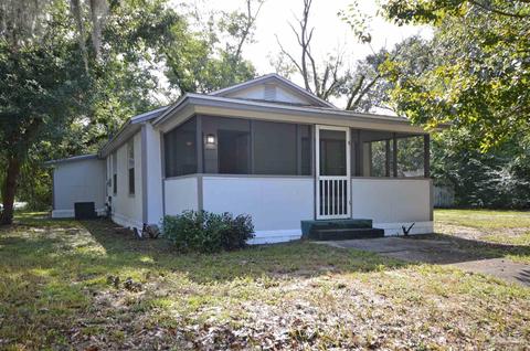 5566 Hearn St, Milton, FL 32570 photo 1