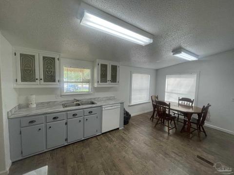 5487 Bluebird St, Milton, FL 32583 photo 6